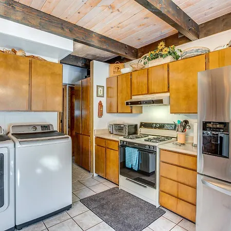 Rustic Tahoe Cabin With Deck And Grill, Dog Friendly!